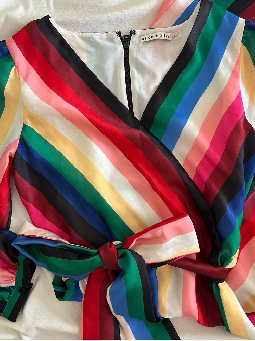 Alice & Oliva Coloful Longsleeve Midi Dress ✨🌈 - Picture 2 of 6